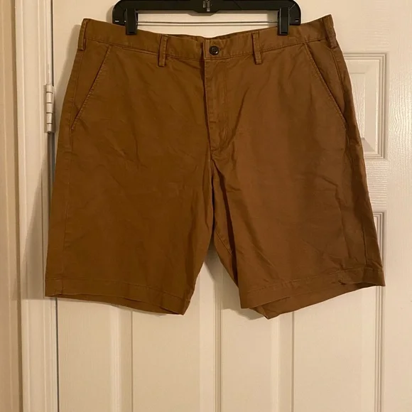 Gap Men's Brown Shorts. Size 36. - Picture 1 of 4